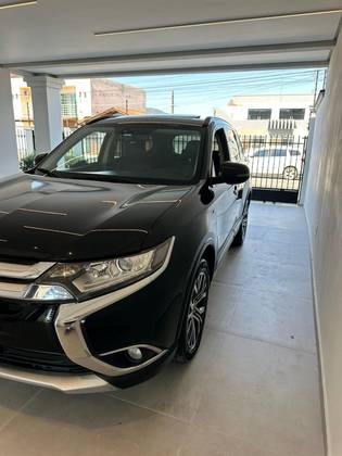 MITSUBISHI OUTLANDER 3.0 GT 4X4 V6 24V GASOLINA 4P AUTOMÁTICO